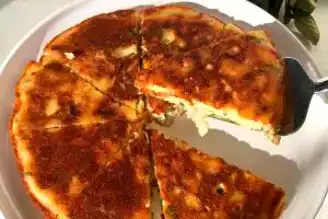 10 Dakikada Tavada Yufkasız Peynirli Börek Tarifi