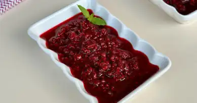 Ev Yapımı Lezzetli Ahududu Reçeli Tarifi