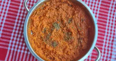 Pratik ve Lezzetli Çakallı Menemen Tarifi