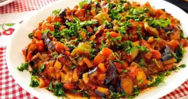 Nefis Şakşuka Tarifi: Yazın En Lezzetli Yemeği