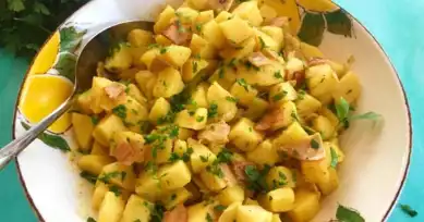 Bol Soslu Alman Patates Salatası Tarifi