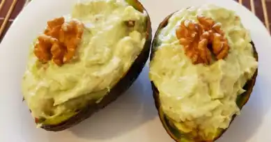 Nefis Avokado Salatası Tarifi
