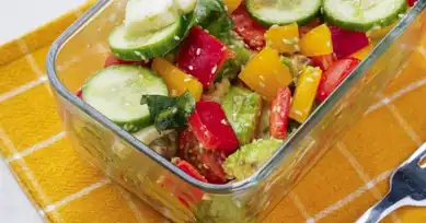 Avokadolu Lezzetli Kahvaltı Salatası