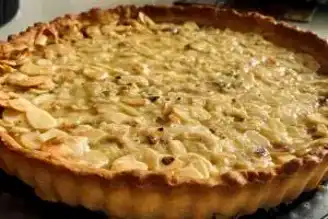 Ev Yapımı Nefis Bademli Tart Tarifi