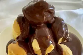Bitter Çikolata Soslu Nefis Profiterol Tarifi