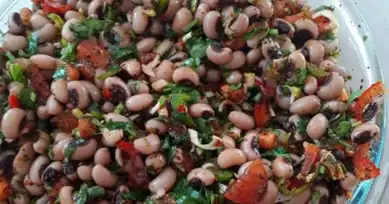 Yazın En Nefis Börülce Salatası Tarifi