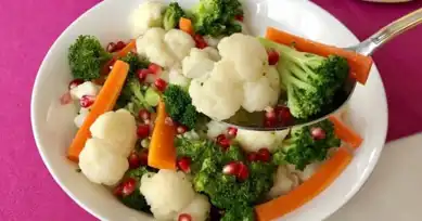 Nefis Brokolili Karnabahar Salatası Tarifi