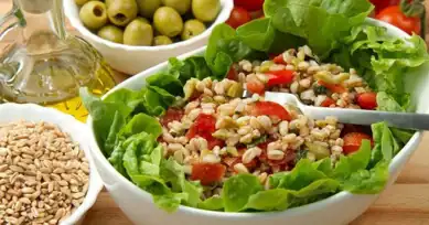 Besleyici Buğday Salatası Tarifi