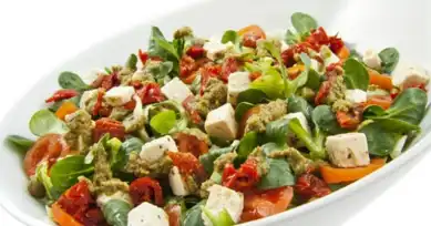 Nefis Ceviz Soslu Semizotu Salatası Tarifi