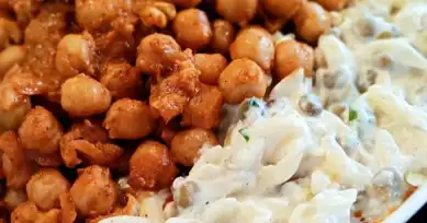 Nefis Cevizli Bakliyat Salatası Tarifi