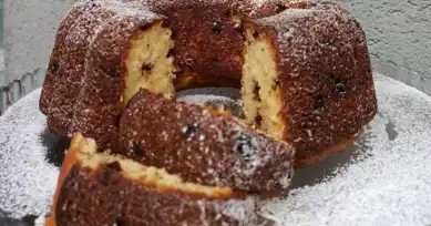 Yumuşacık Damla Çikolatalı Kolay Kek Tarifi