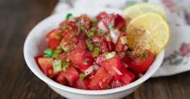 Nefis Domates Salatası Tarifi