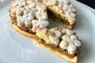 Nefis Elmalı Tart Tarifi