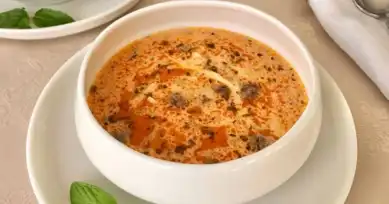 Lezzetli Erişteli Köfteli Çorba Tarifi