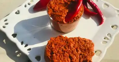 Lezzetli ve Acılı Çerkez Acıkası Tarifi
