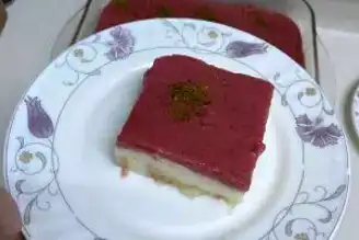 Etimekli Çilekli Tatlı Rüyası