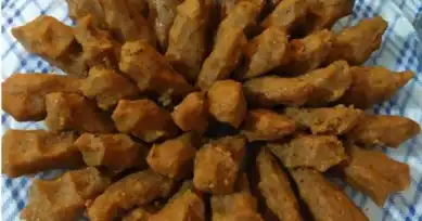 Ev Yapımı Lezzetli Etsiz Çiğ Köfte Tarifi
