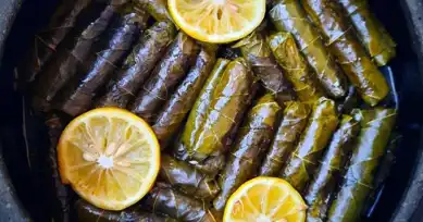 Nefis Ev Yapımı Zeytinyağlı Yaprak Sarma Tarifi