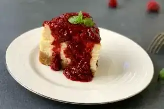 Muhteşem Frambuaz Soslu Cheesecake Tarifi