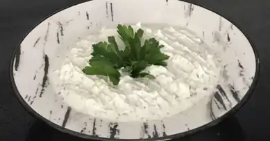 Ev Yapımı Lezzetli Haydari Mezesi Tarifi
