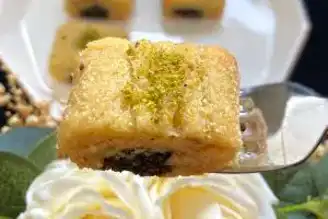 Tek Lokmada Lezzet: İçi Dolgulu İrmikli Tatlı Tarifi