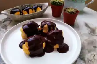 Nefis Çikolata Soslu Profiterol Tarifi