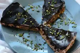 Nefis Çikolatalı Raw Cheesecake Tarifi