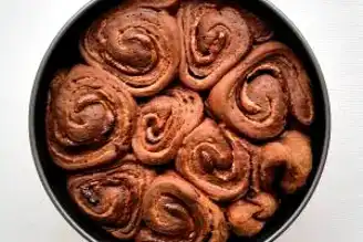 Ev Yapımı Yumuşacık Çikolatalı Çörek Tarifi