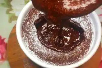 Çikolata Şelalesi Gibi: Nefis Sufle Tarifi