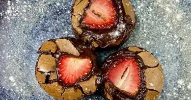 Nefis Çilekli Brownie Tarifi