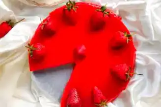 Pratik Çilekli Cheesecake Tarifi