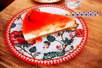 Nefis Çilekli Pratik Cheesecake Tarifi