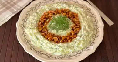 Nefis Kabaklı Yoğurt Mezesi Tarifi