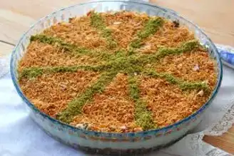 Nefis Kadayıflı İrmikli Muhallebi Tarifi