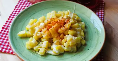 Nefis Kaşarlı Patates Kavurma Tarifi