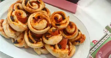 Lezzetli Kahvaltılık Rulo Pizza Tarifi