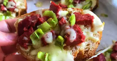 Sucuklu Peynirli Kahvaltılık Ekmek Tarifim
