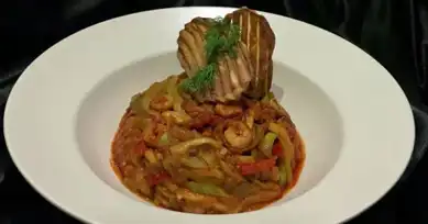 Lezzetli Kabak Spagetti ve Karides Yemeği