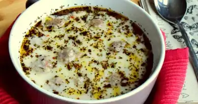 Lezzetli Köfteli Yoğurt Çorbası Tarifi