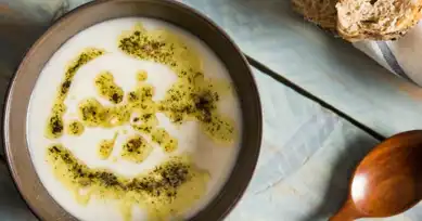 Hızlı ve Kolay Pirinçli Yoğurt Çorbası Tarifi