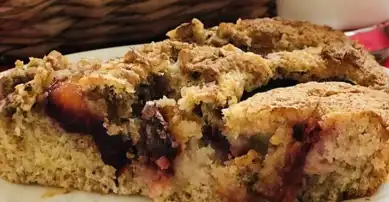 Nefis Kırmızı Erikli Kek Tarifi