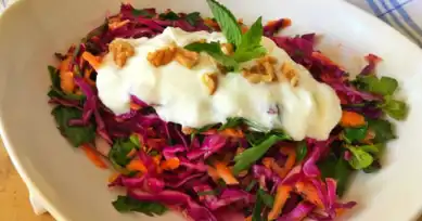 Sağlıklı ve Lezzetli Kırmızı Lahana Salatası Tarifi