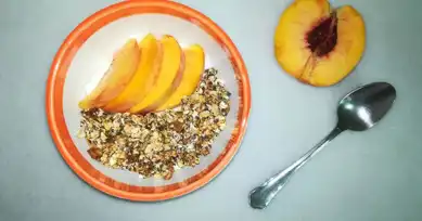 Ev Yapımı Kuru Üzümlü Granola Tarifi