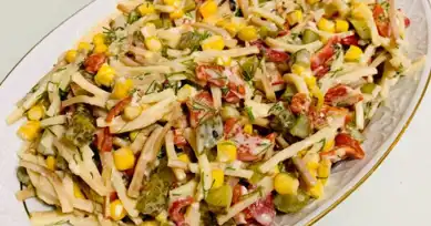 Köz Biberli Erişte Salatası Tarifi