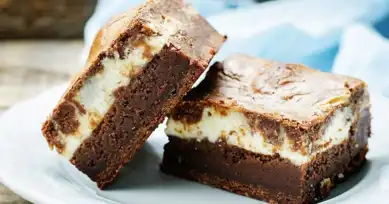 Labne Peynirli İki Katlı Brownie Tarifi