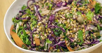 Nefis Maş Fasulyesi ve Buğdaylı Ekşi Salata Tarifi