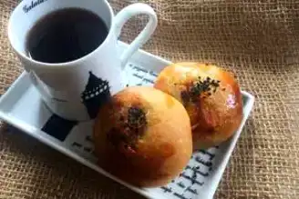 Ev Yapımı Yumuşacık Mayalı Poğaça Tarifi
