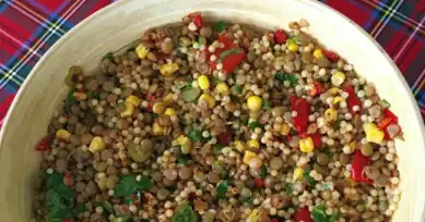 Nefis Mercimekli Kuskus Salatası Tarifi
