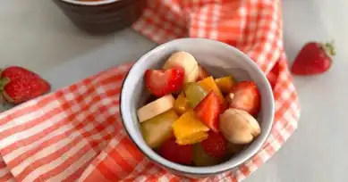 Yazın Serinletici Meyve Salatası Tarifi