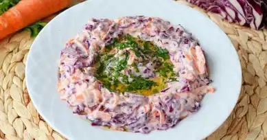 Nefis Mor Lahana Yoğurtlaması Tarifi